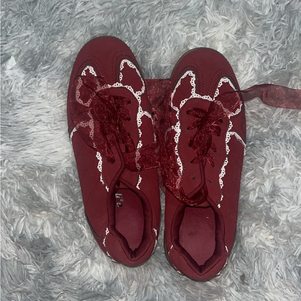 Stylish Burgundy Lace-Up Women's Shoes